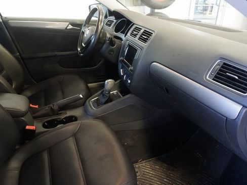 Used 2017 Volkswagen Jetta SE image 22