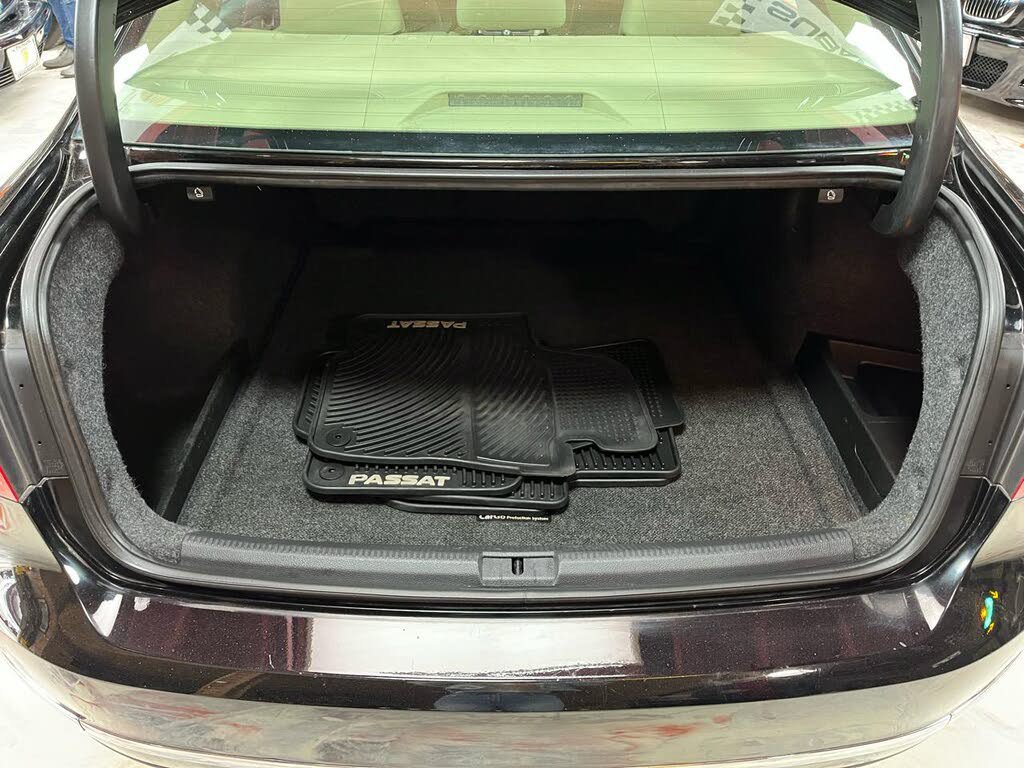 Used 2014 Volkswagen Passat TDI SE FWD image 33