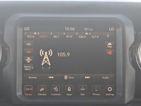 Used 2020 Jeep Wrangler Unlimited Sahara image 20