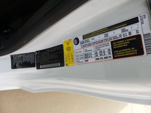 Used 2009 BMW 128i Convertible image 36