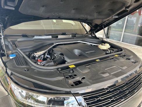 Used 2024 Land Rover Range Rover Sport Dynamic SE image 11