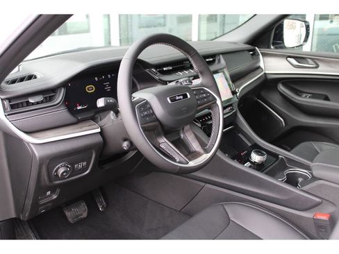 New 2026 Jeep Grand Cherokee Limited Reserve AWD/4WD image 10