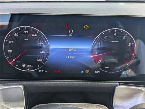 Used 2025 Mercedes-Benz GLB 250 4MATIC image 11