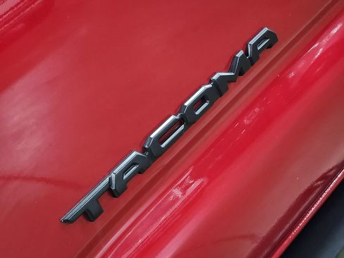 Used 2022 Toyota Tacoma TRD Sport w/ Technology Package RWD image 25