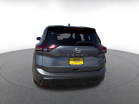 Used 2025 Nissan Rogue SV FWD image 11
