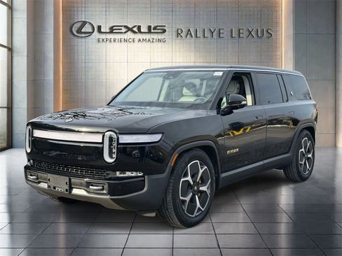 Used 2023 Rivian R1S Adventure image 7