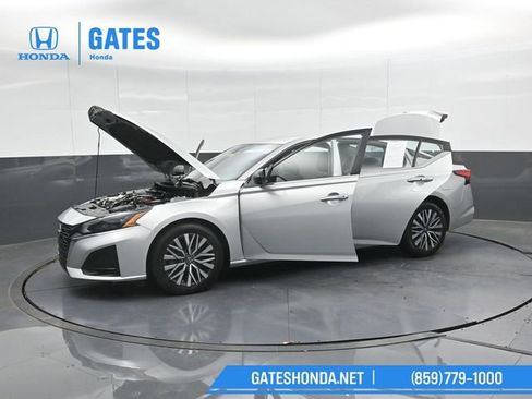 Used 2024 Nissan Altima 2.5 SV image 57