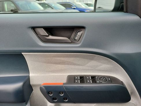 Certified 2023 Ford Maverick XLT image 18