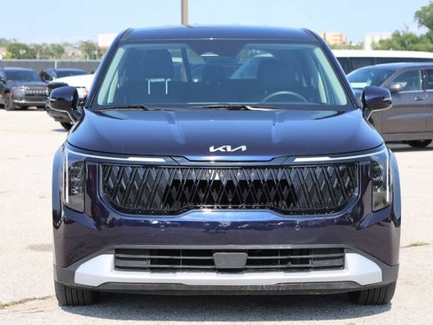 Used 2026 Kia Carnival FWD image 5