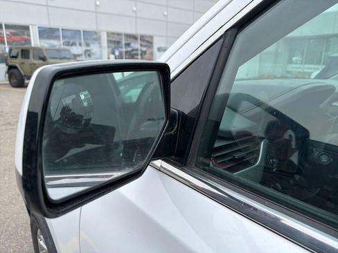 Used 2015 GMC Yukon XL SLE w/ Convenience Package AWD/4WD image 11