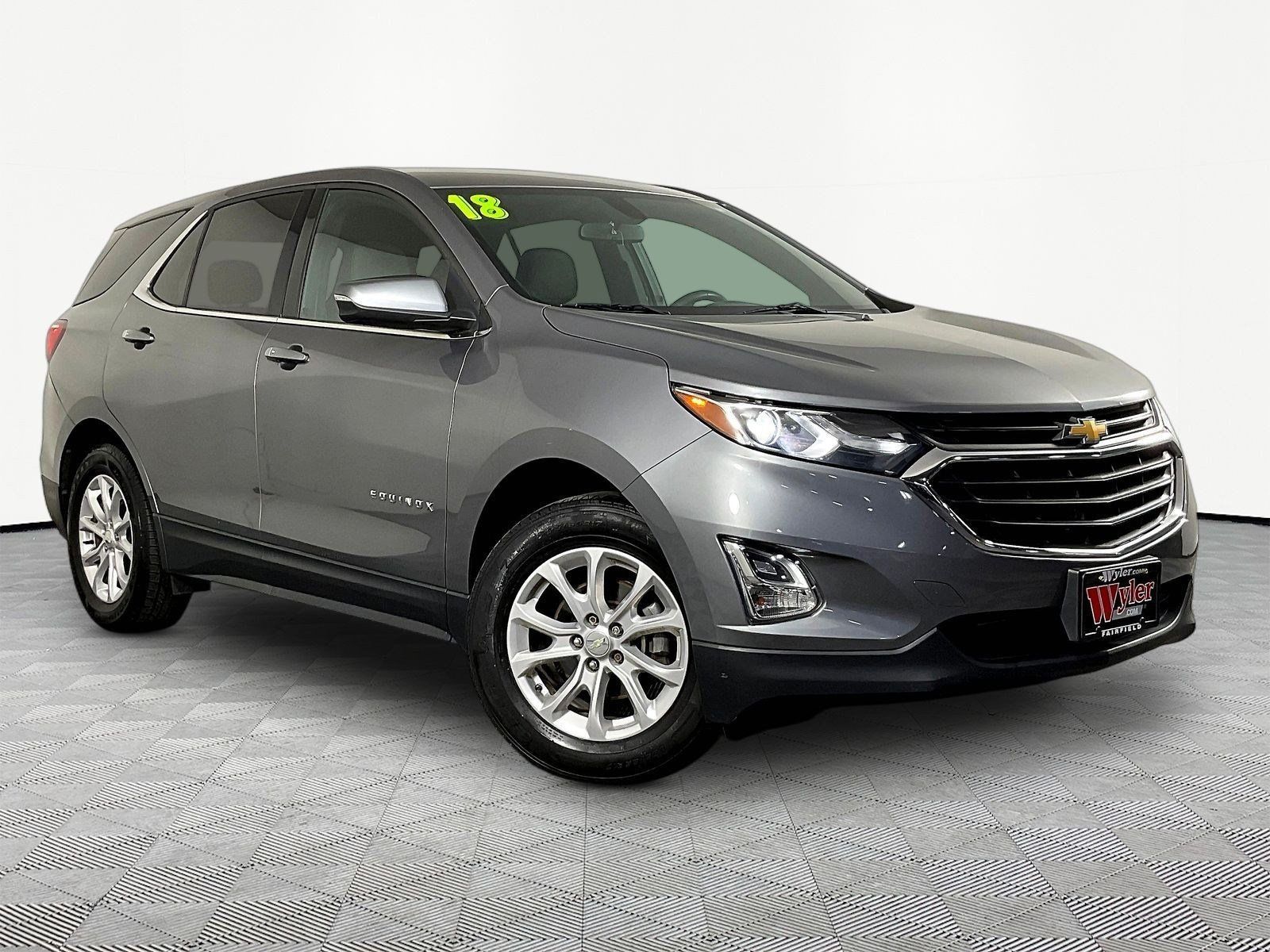 Used 2018 Chevrolet Equinox LT FWD image 3