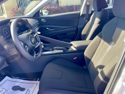 Used 2024 Hyundai Elantra SEL image 10