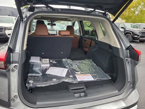 New 2026 Nissan Rogue Platinum w/ Platinum Premium Package image 5