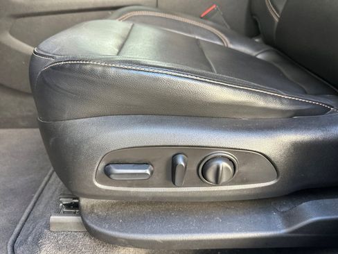 Used 2019 Chevrolet Traverse LT w/ LT Premium Package image 13