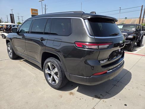 Used 2023 Jeep Grand Cherokee L Limited AWD/4WD image 5