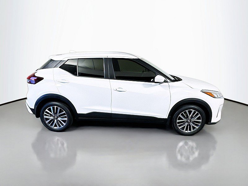 Used 2024 Nissan Kicks SV FWD image 8