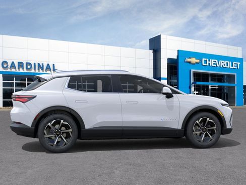 New 2026 Chevrolet Equinox EV LT image 5