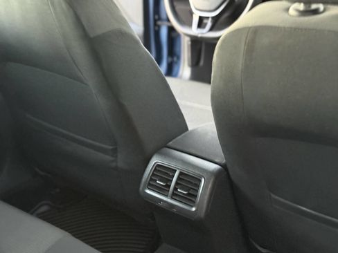 Used 2016 Volkswagen Golf SE image 17