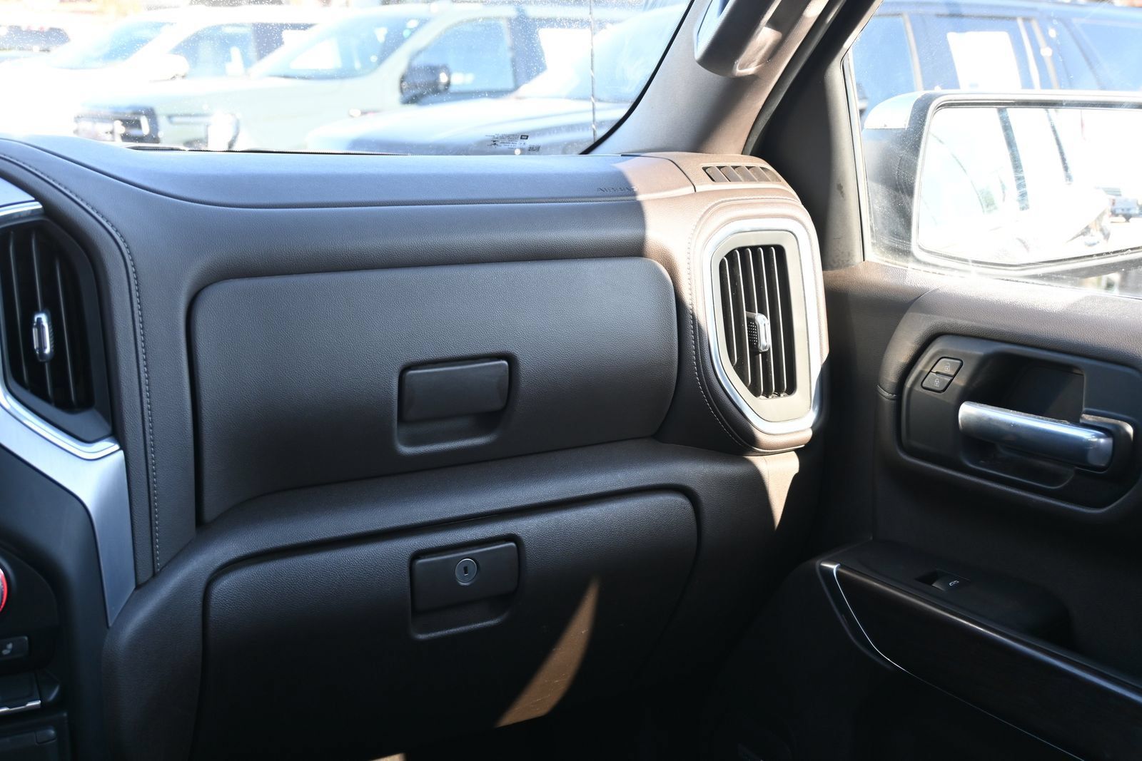 Used 2022 GMC Sierra 1500 SLT AWD/4WD image 8