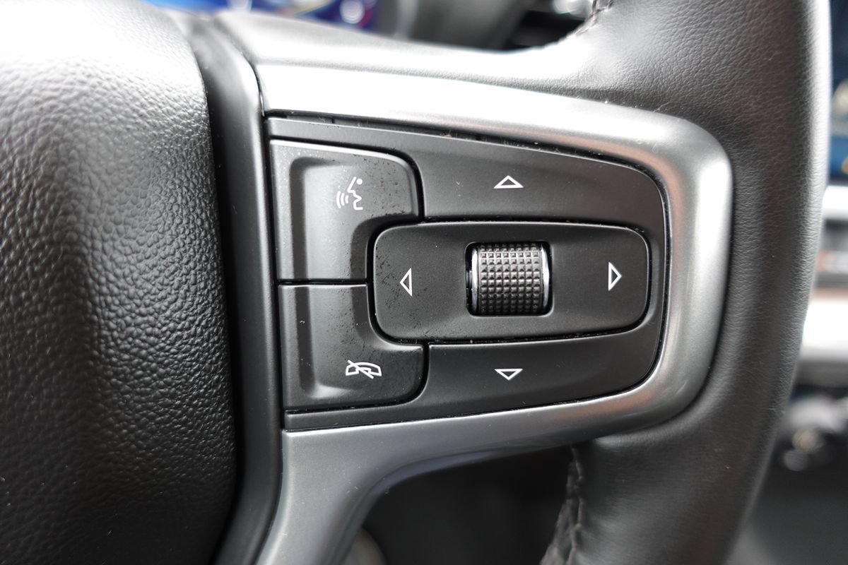 Used 2023 Chevrolet Silverado 1500 LT AWD/4WD image 46