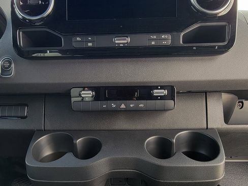 New 2025 Mercedes-Benz Sprinter 2500 image 10