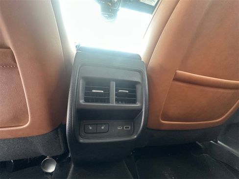 Used 2021 Cadillac XT4 Premium Luxury image 37