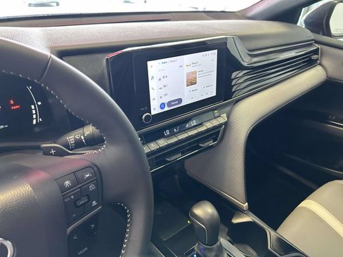 Used 2025 Toyota Camry SE w/ Convenience Package FWD image 19