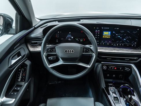 New 2025 Audi Q5 2.0T Premium Plus image 14