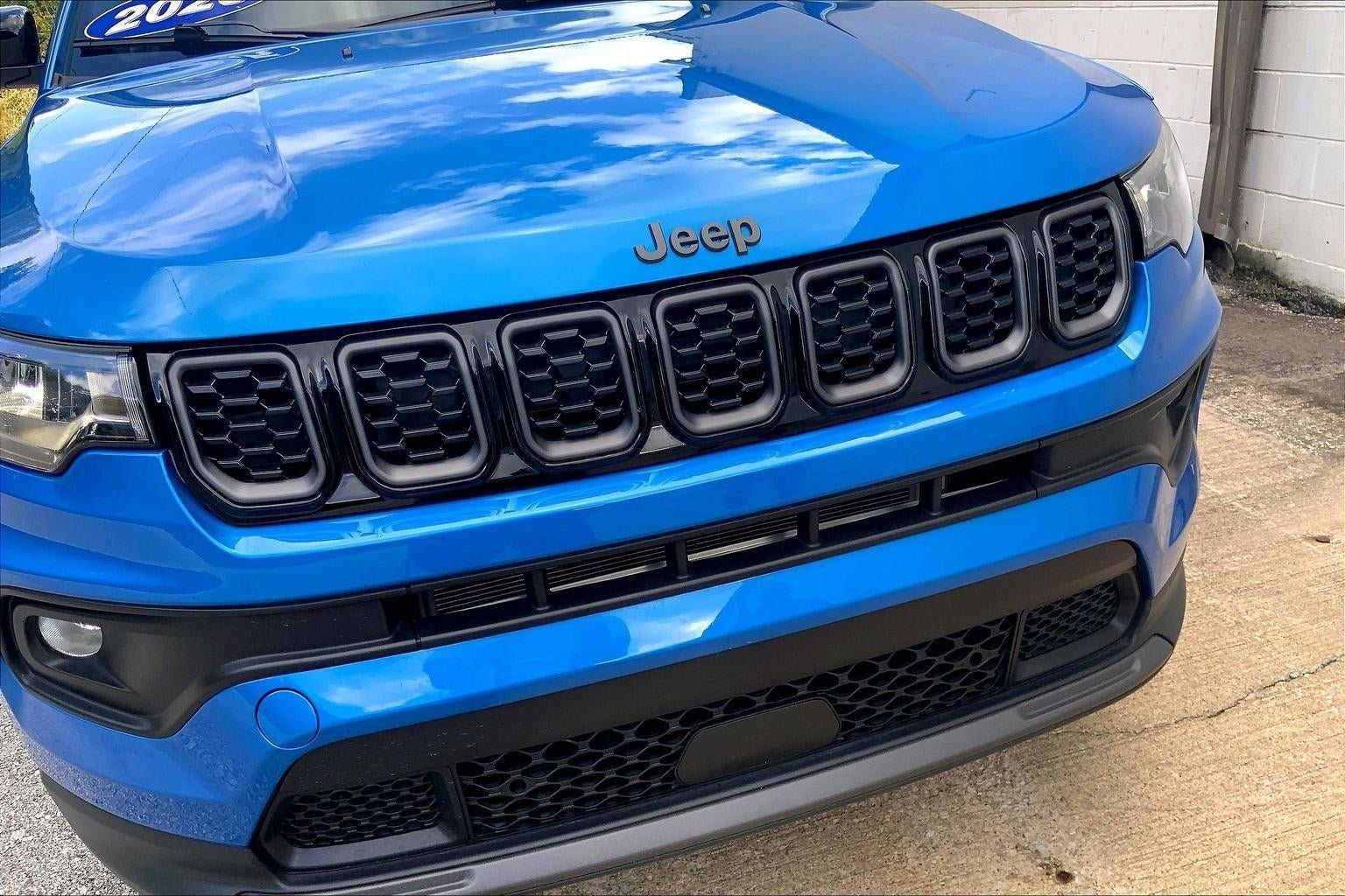 Used 2025 Jeep Compass Latitude w/ Altitude Special Edition AWD/4WD image 29