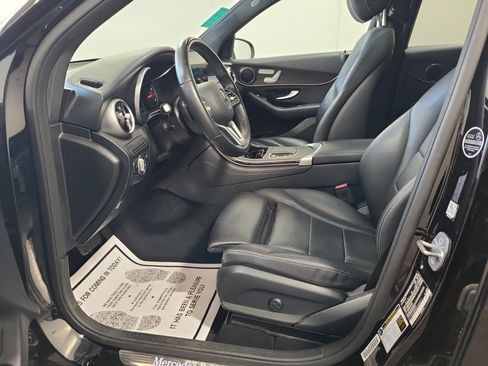 Used 2020 Mercedes-Benz GLC 300 4MATIC image 6