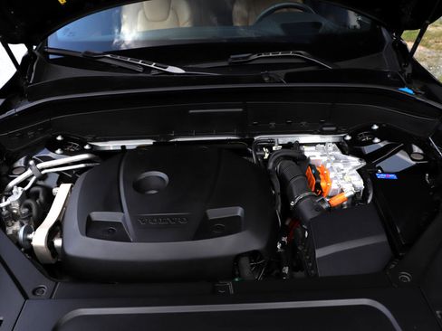 Used 2023 Volvo XC90 T8 Ultimate image 49