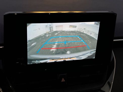 Used 2023 Toyota Corolla LE image 19