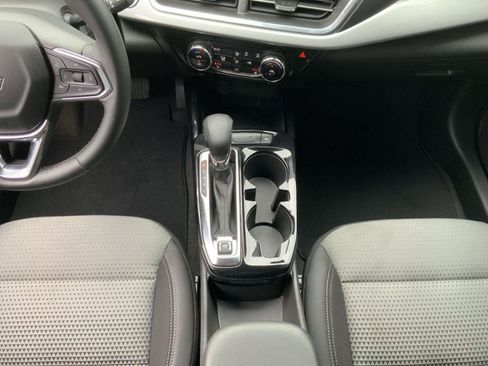 Used 2026 Chevrolet Trax LT w/ Driver Confidence Package FWD image 38