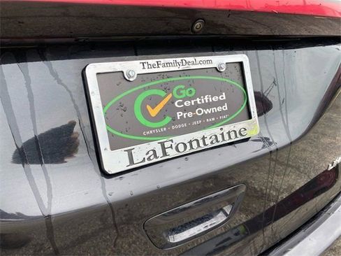 Used 2023 Chrysler Pacifica Limited image 27