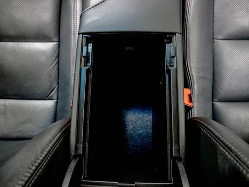 Used 2014 Toyota Avalon Limited image 29