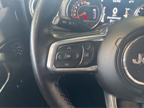 Used 2021 Jeep Wrangler Unlimited Sahara w/ Uconnect 4C Nav & Sound Group AWD/4WD image 19