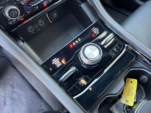 New 2024 Jeep Grand Cherokee Overland w/ Luxury Tech Group IV image 21