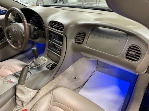 Used 2004 Chevrolet Corvette Coupe w/ Preferred Equipment Group image 41