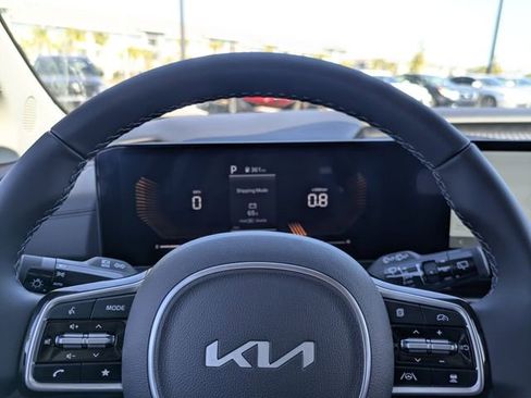 New 2026 Kia Carnival FWD image 31