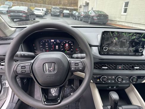New 2025 Honda Accord SE image 7
