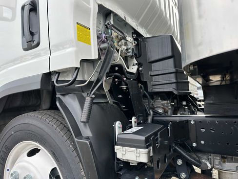 New 2025 Chevrolet Low Cab Forward 5500HG RWD image 17