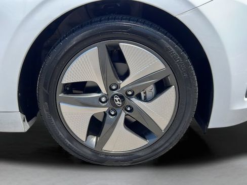 Certified 2021 Hyundai Ioniq Limited FWD image 29
