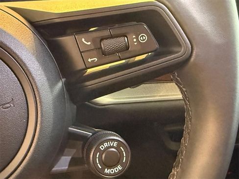 Used 2024 Porsche Cayenne Coupe image 16