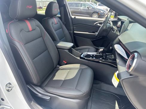 New 2026 Chevrolet Trax RS w/ Sunroof Package FWD image 11