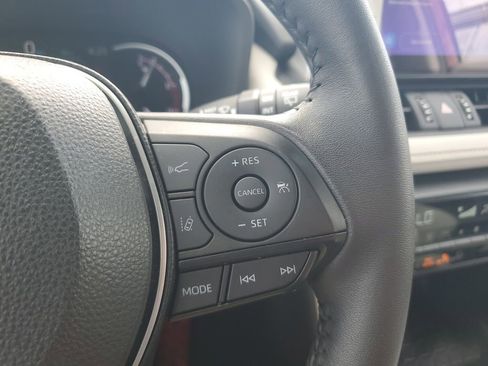 Used 2025 Toyota RAV4 XLE Premium FWD image 21