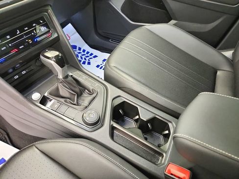 Used 2024 Volkswagen Tiguan SE R-Line AWD/4WD image 16