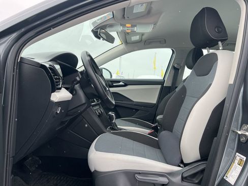 Used 2025 Volkswagen Taos S image 10