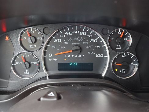 New 2025 Chevrolet Express 3500 w/ Chrome Appearance Package image 30