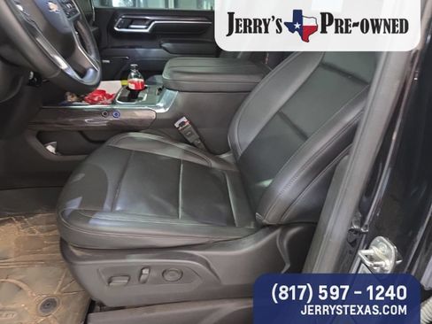 Used 2025 Chevrolet Silverado 3500 LTZ w/ LTZ Convenience Package AWD/4WD image 7