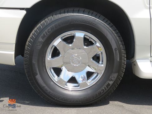 Used 2004 Cadillac Escalade EXT AWD/4WD image 16